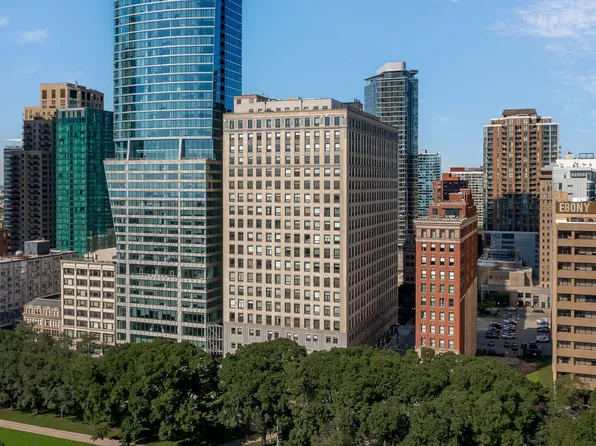 910 S Michigan Ave APT 1211, Chicago, IL 60605