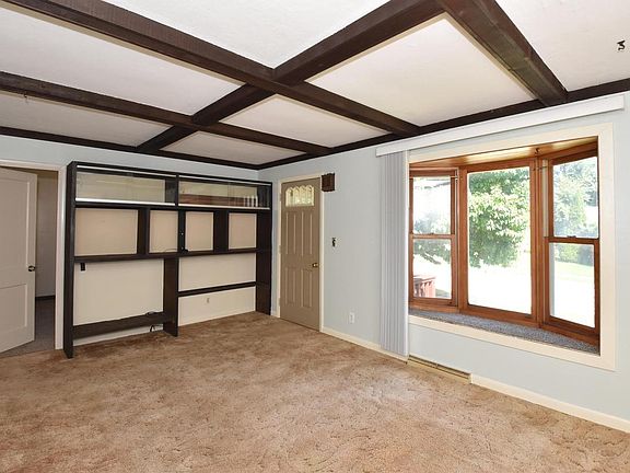 2nd image of 206 Belmont AVENUE