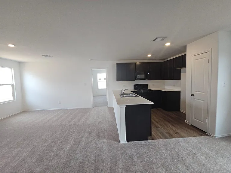 2318 Tornado Aly — Photo 7