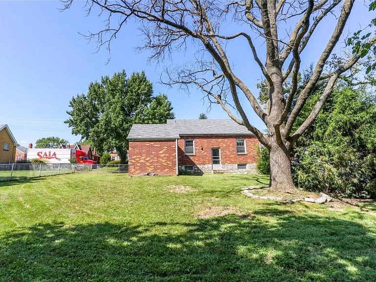 Extra Large backyard