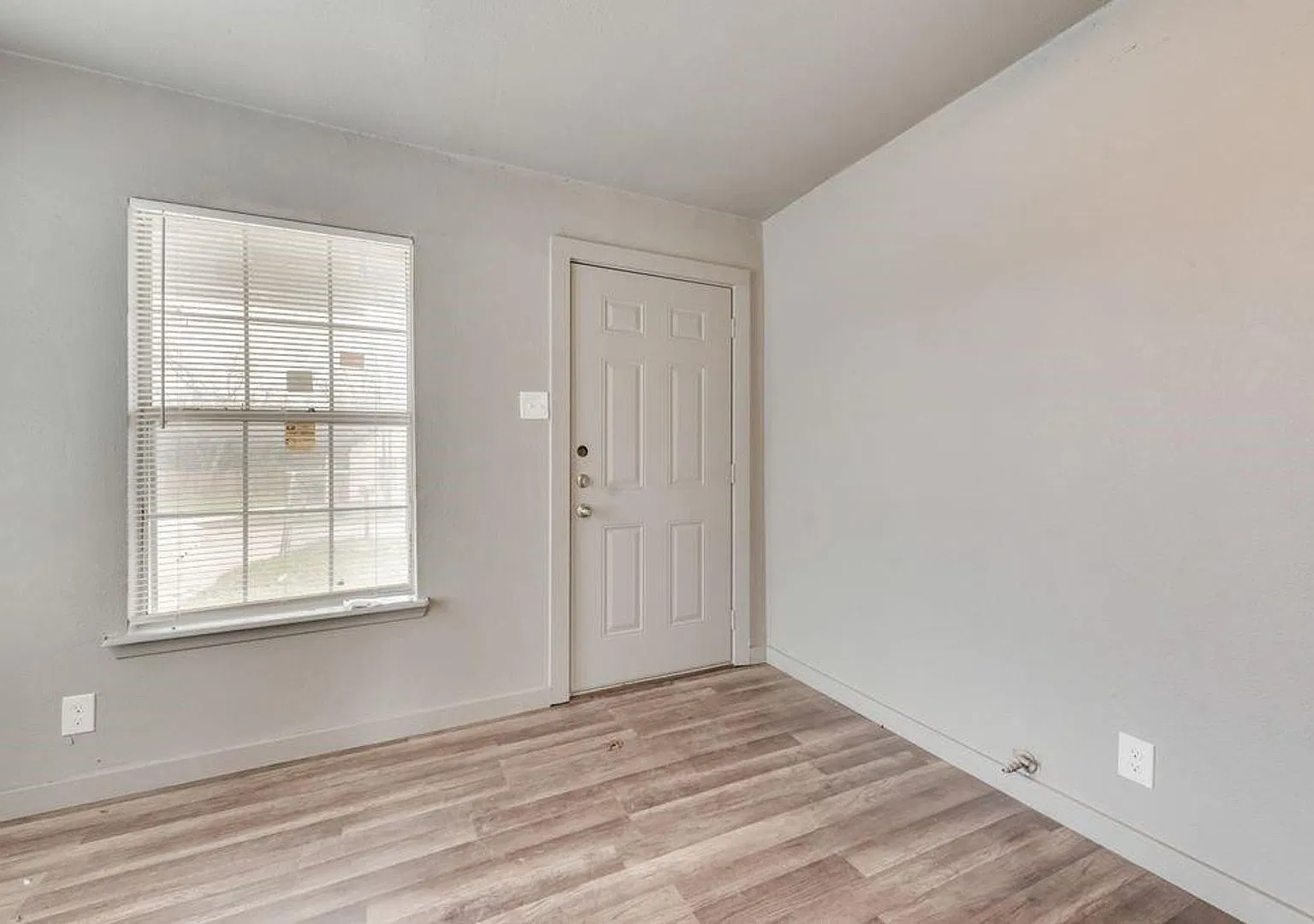 Welcome to 4414 Cinda Ree Ln in Dallas, TX! — Photo 1