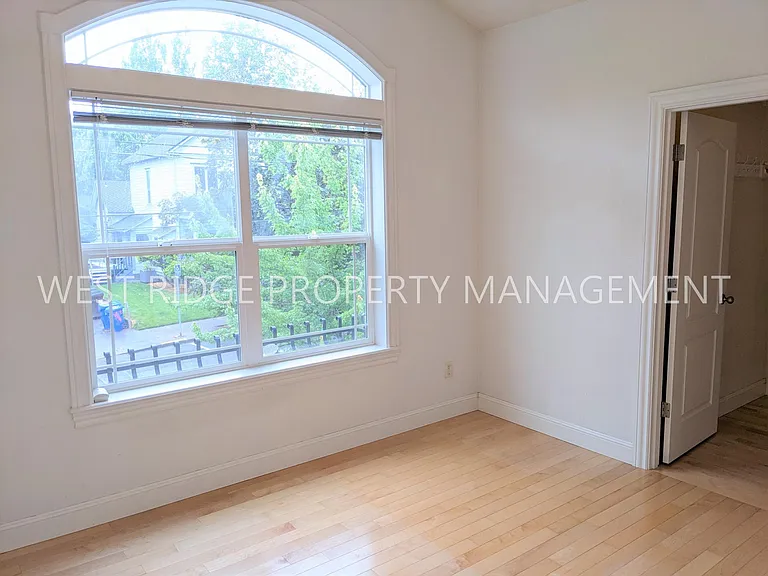 1828 SE Main St — Photo 12
