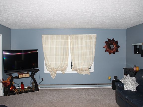 4th image of 105 S Meadow St