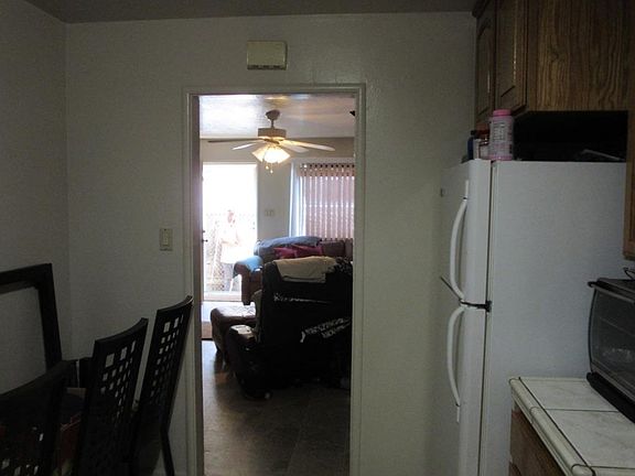 2nd image of 870 Pacific Ave