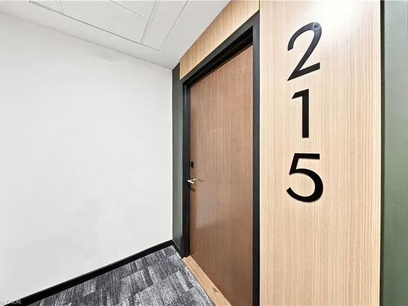 101 Golden Eagle Rd #215, Waterloo, ON N2V 1C3