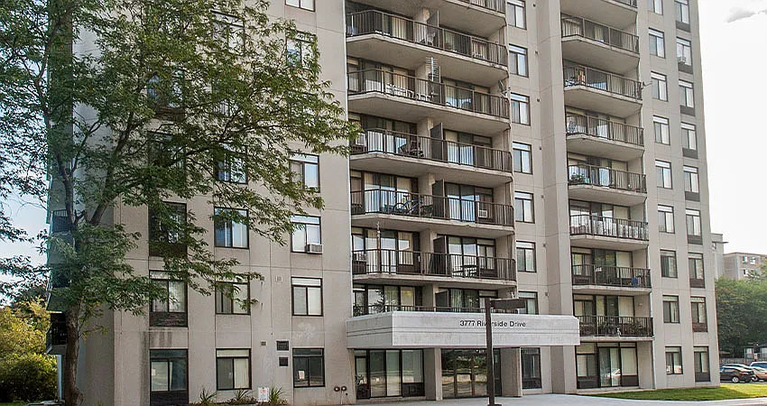 Lonsdale Apartments — Photo 2