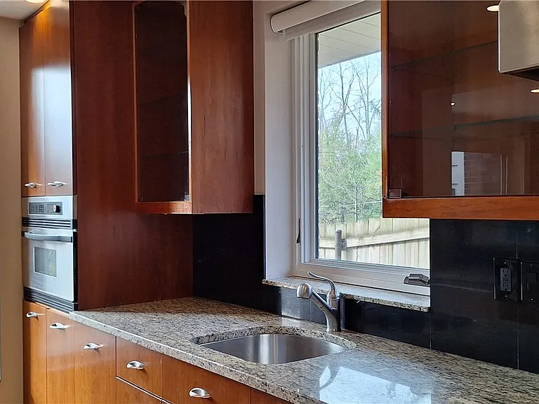 90 E Woodland Rd — Photo 24