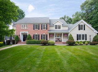 15 White Oak Ridge Ct, Mendham, NJ 07945