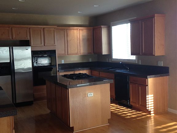 Kitchen with gas cooktop