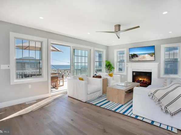 214 E 15th St, Long Beach Township, NJ 08008