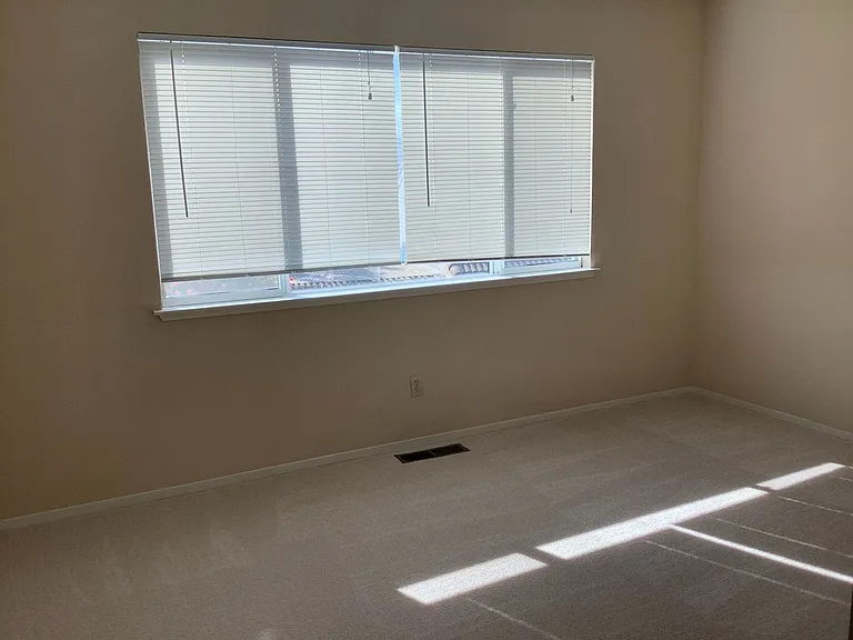 905 McCoy Creek Ct — Photo 32