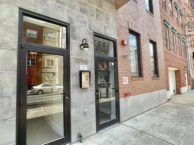 319 Monroe St #2 — Photo 27
