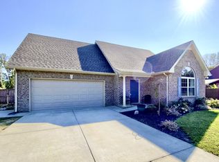 1496 Round Rock Dr, Murfreesboro, TN 37128