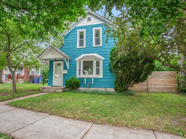 1101 Oakdale St SE, Grand Rapids, MI 49507