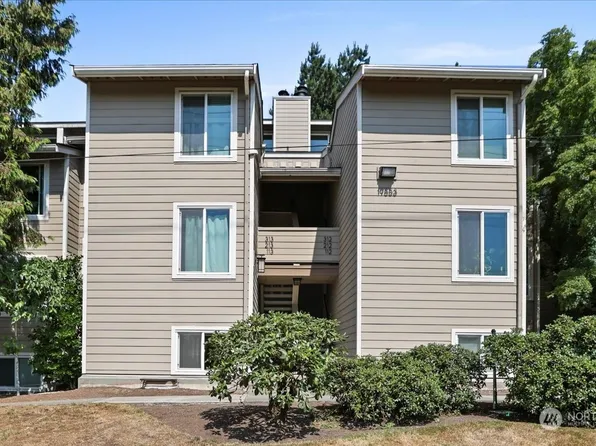 19853 25th Avenue NE #113, Shoreline, WA 98155