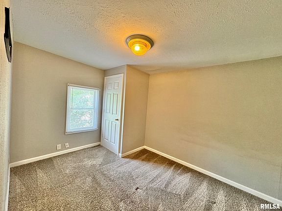 4th image of 100 N State St #1/2