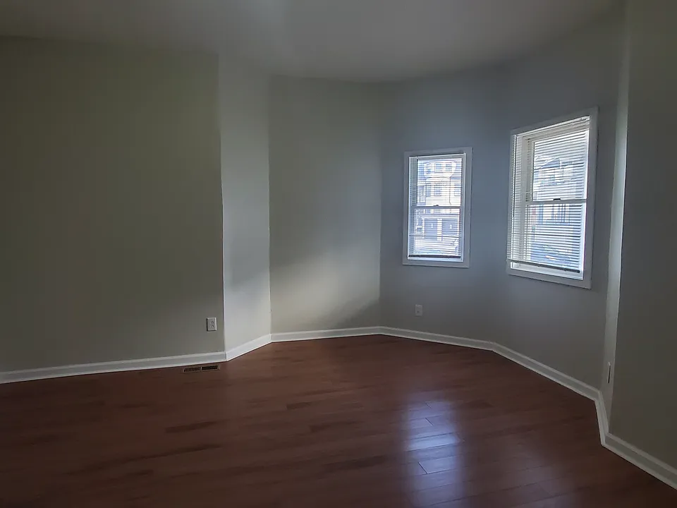 86 Sanford Ave #1