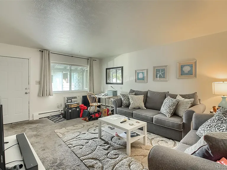 2515 S Sheridan Blvd — Photo 2
