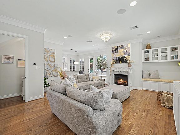 5th image of 5718 Winsome Ln