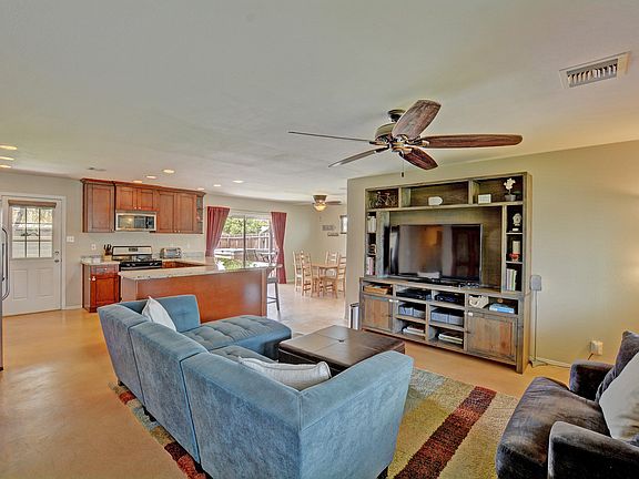 4th image of 7513 E Latham St