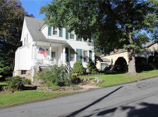 29 Rollins Ave, Pearl River, NY 10965