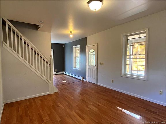 5th image of 258 Spring St