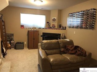 19475 U St, Omaha, NE 68135