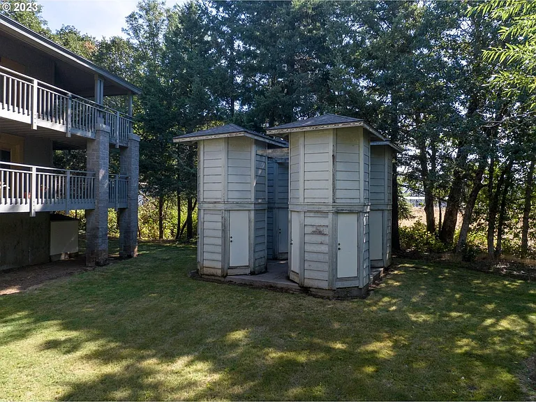105 Country Club Rd #5 — Photo 17