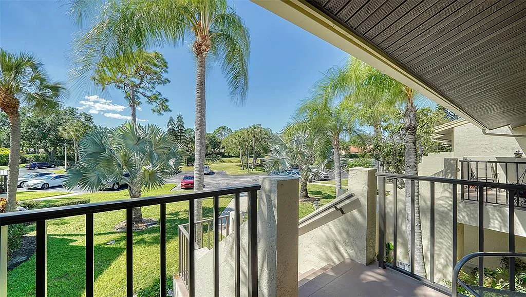 2 bed, 2.0 bath, 1141 sqft, $2,500 — Photo 3