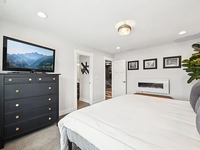 1124 W Wasatch Spring Rd — Photo 27