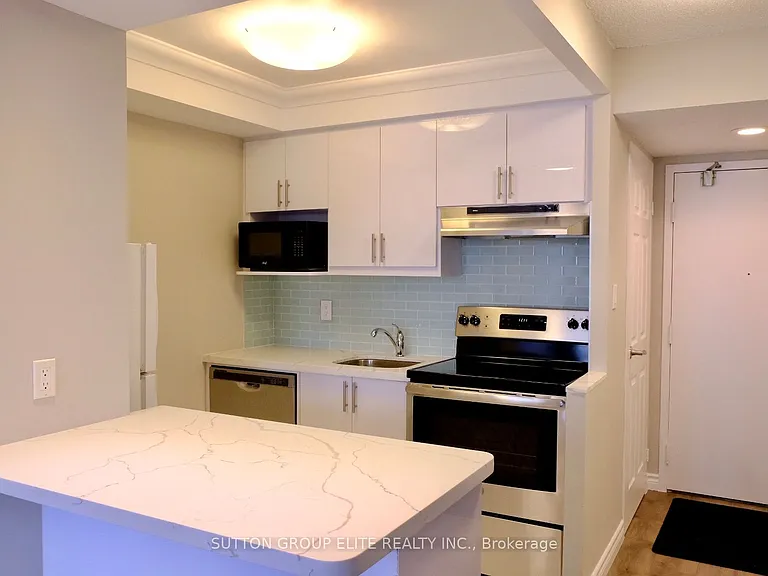 633 Bay St #2502 — Photo 4