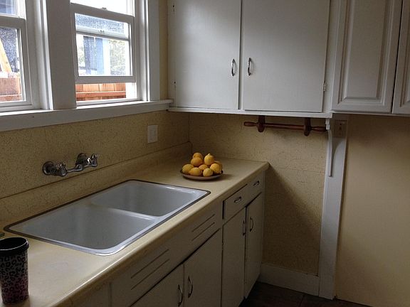 2nd image of 319 N 10th St #A