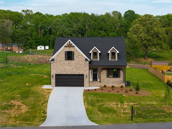 377 Lenalan Dr, Lexington, NC 27295