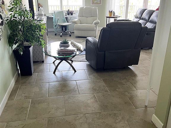 4th image of 200 Diplomat Parkway #636