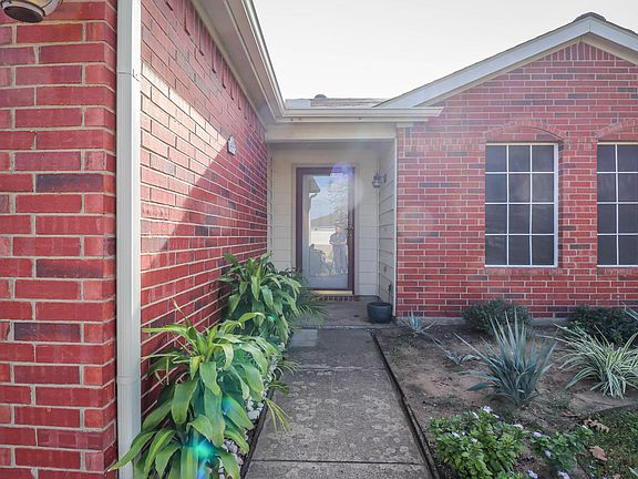 2nd image of 2224 Tailburton Ct