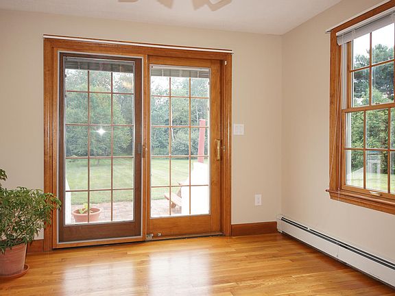 5th image of 8 Buckingham Dr