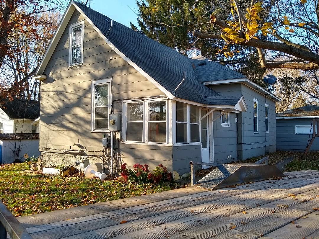 1165 Buck St, Cumberland, WI 54829 Zillow