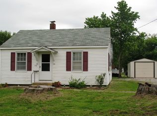 510 North Ave, Iuka, IL 62849