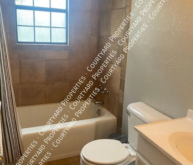 412 E Rose Dr — Photo 6
