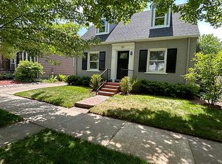 101 Mapleton Rd, Grosse Pointe Farms, MI 48236