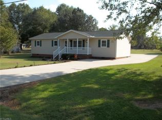 15 Kirk St, Thomasville, NC 27360