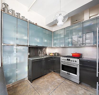 5th image of 347 W 39th St APT 12E