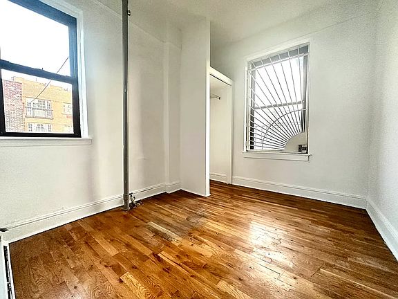 2nd image of 274 W 119th St APT 4c