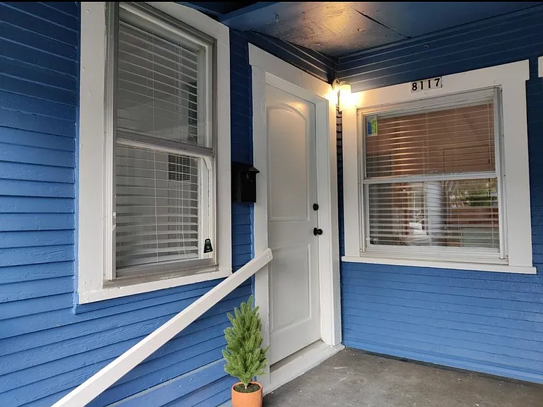 8117 N Olympia St — Photo 10