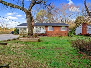 2930 Fairway Dr, Raleigh, NC 27603