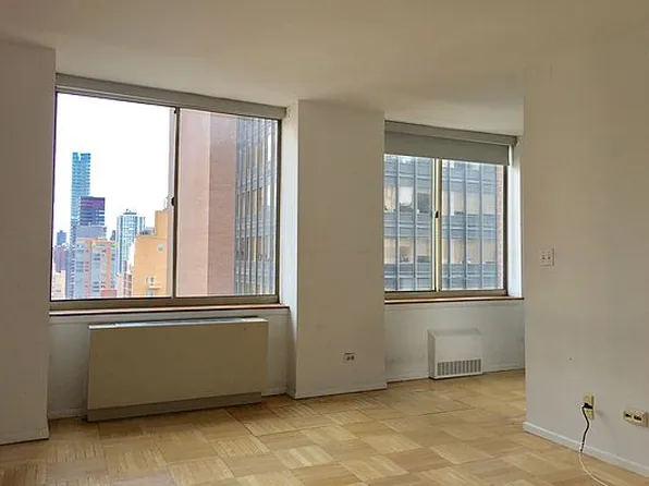 236 E 47th St APT 31D, New York, NY 10017