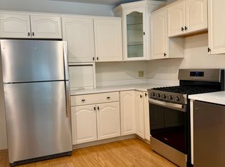 3923 Cottage Ln #3931, Hopkins, MN 55305