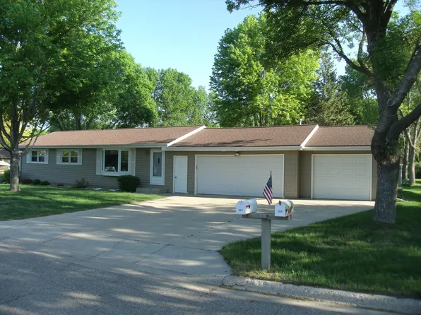 601 Dogwood Ave, Marshall, MN 56258