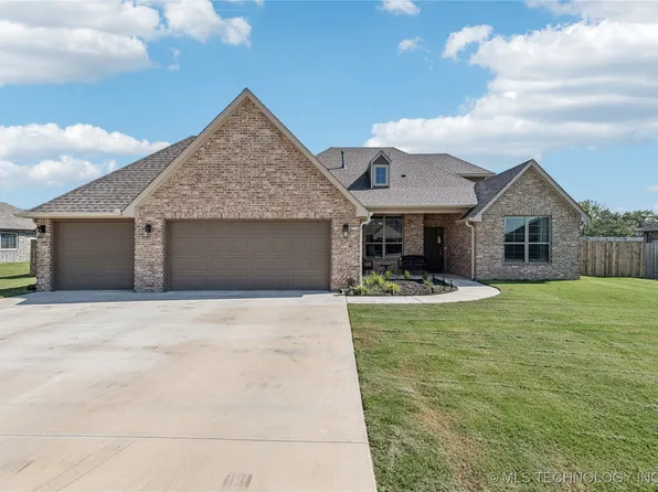 141 N Castle St, Skiatook, OK 74070