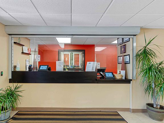 Lobby and Guest Check-in